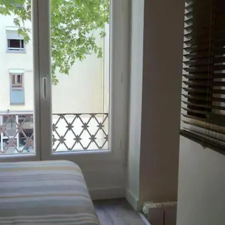 Appartement Le Petit Domer -metro Garibaldi-universite